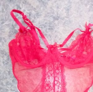 Seven til midnight red 36 c